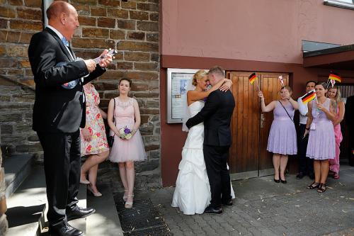 hochzeitsfotograf-olaf-fingerle-osterspai-brautpaar-stephanie-ian-koblenz-simmern-st. goar-boppard-cochem-neuwied-bad ems-lahnstein-montabaur-0035